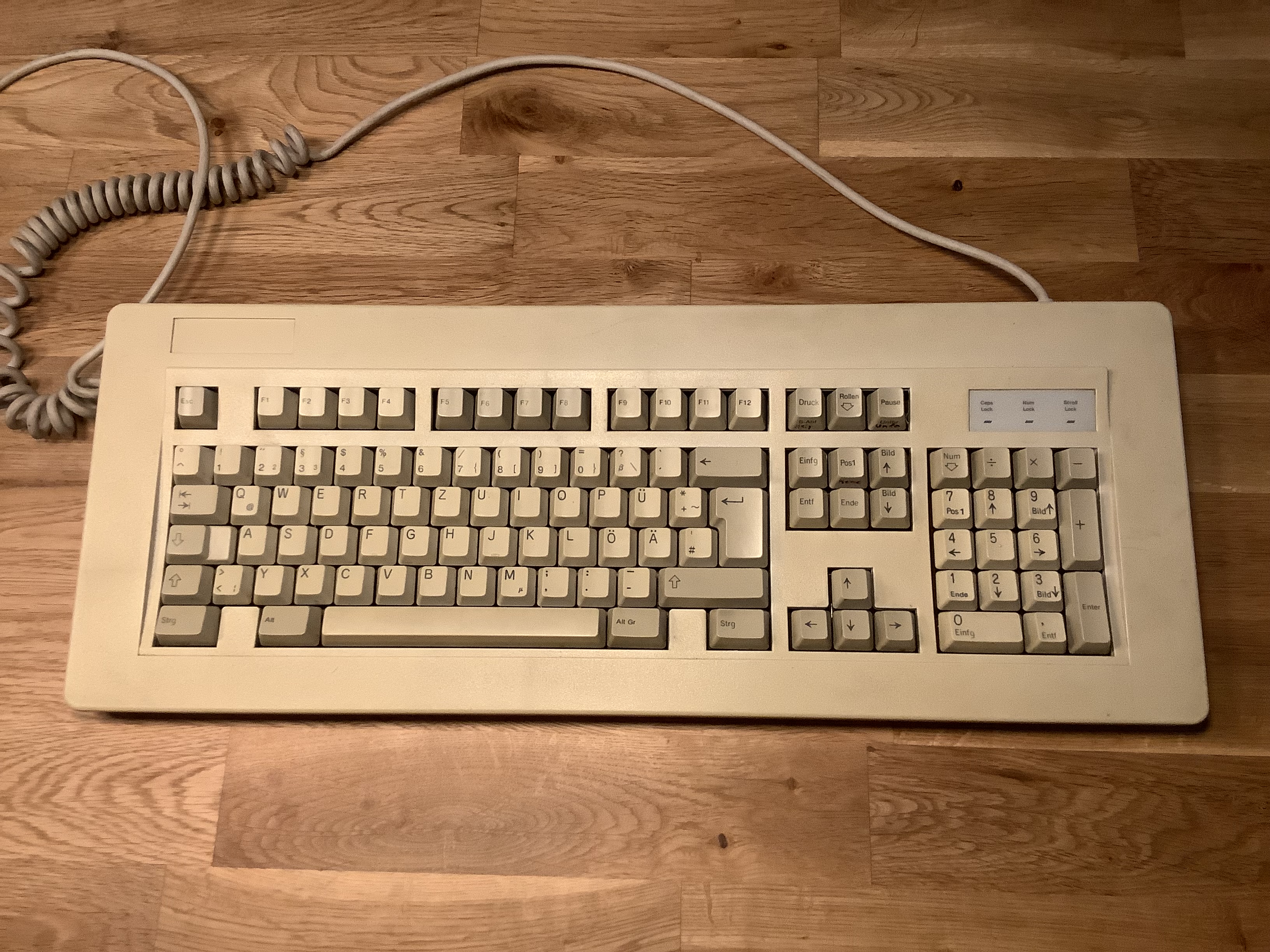 Eine originale Atari PC Tastatur (102 Tasten)